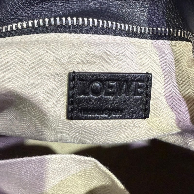 【美收精品】LOEWE PUZZEL 黑色皮革肩背包 2-334-14