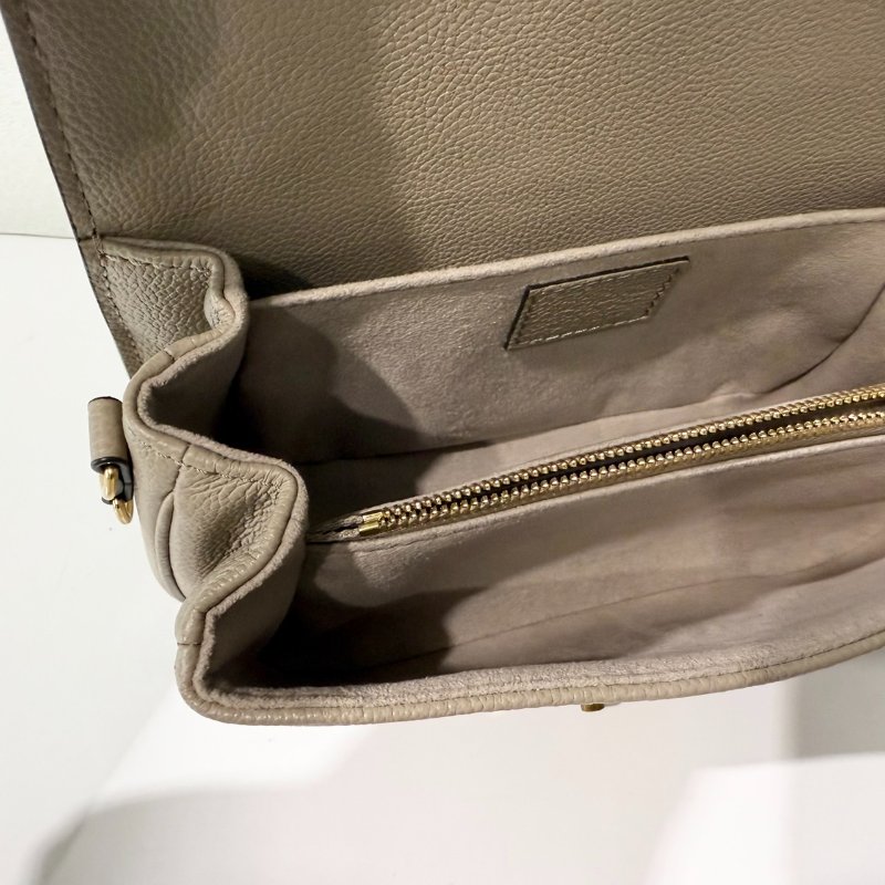 LV斑鳩灰牛皮金釦橫版郵差包M23081-14