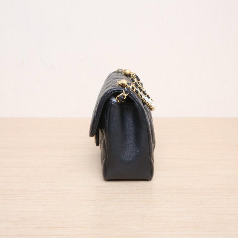 CHANEL(香奈兒) CF 24P 口蓋包/19cm 黑色  晶片開 金扣 珍珠皮穿三鏈手柄-1