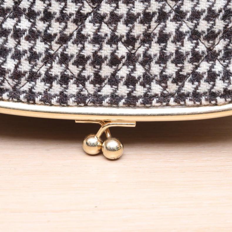 CHANEL(香奈兒) 拼色 毛呢 21開 金扣 格子蛙口 斜挎包-5