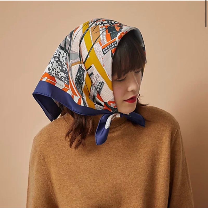 全新 特價🍊Hermes 愛馬仕 Silk scarf 90 絲巾🧣Rendez-Vous Chez 約會愛馬仕之家-1