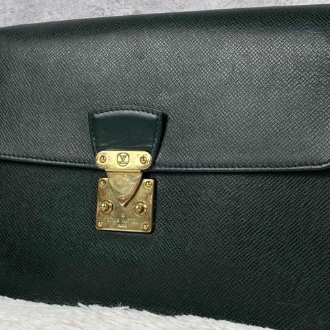 Louis Vuitton LV 墨綠色手拿包