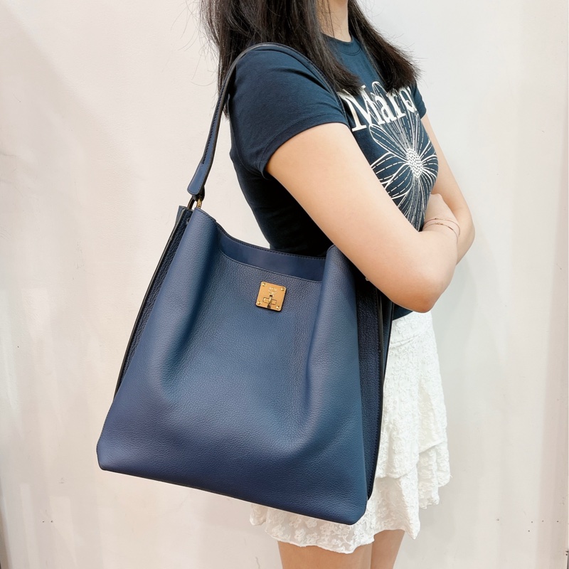 莉亞精品♡MCM Mila hobo深藍色 二手美包-1