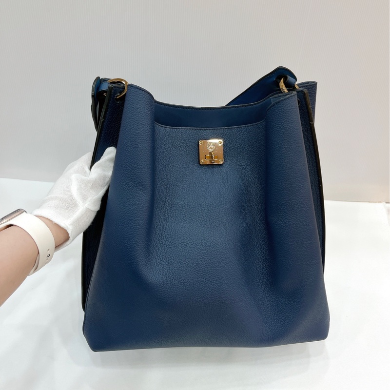 莉亞精品♡MCM Mila hobo深藍色 二手美包-3