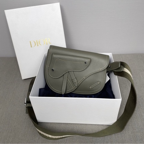Dior 粒面牛皮革 馬鞍斜挎包 男款 橄欖綠色