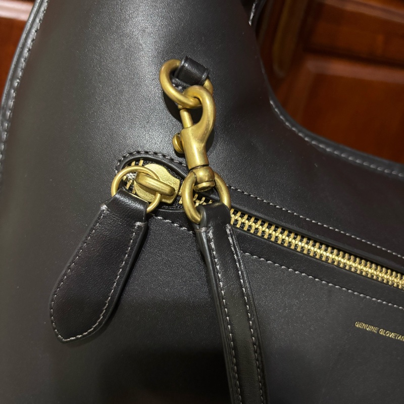 Coach 秀場 專櫃款 Dino kisslock frame bag 黑恐龍 巨大側背包-4