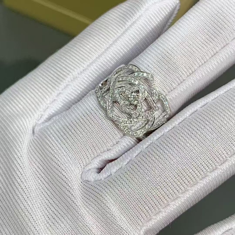 Piaget伯爵鏤空玫瑰戒指 18k白金鑲鑽 51號,23年購入-7