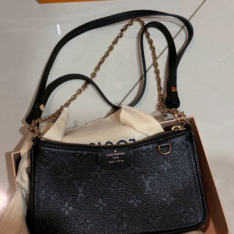 LOUIS VUITTON LV 黑 壓花皮革金鍊肩背/斜背包 隨身包 M80349｜95成新(誠可議價)-5