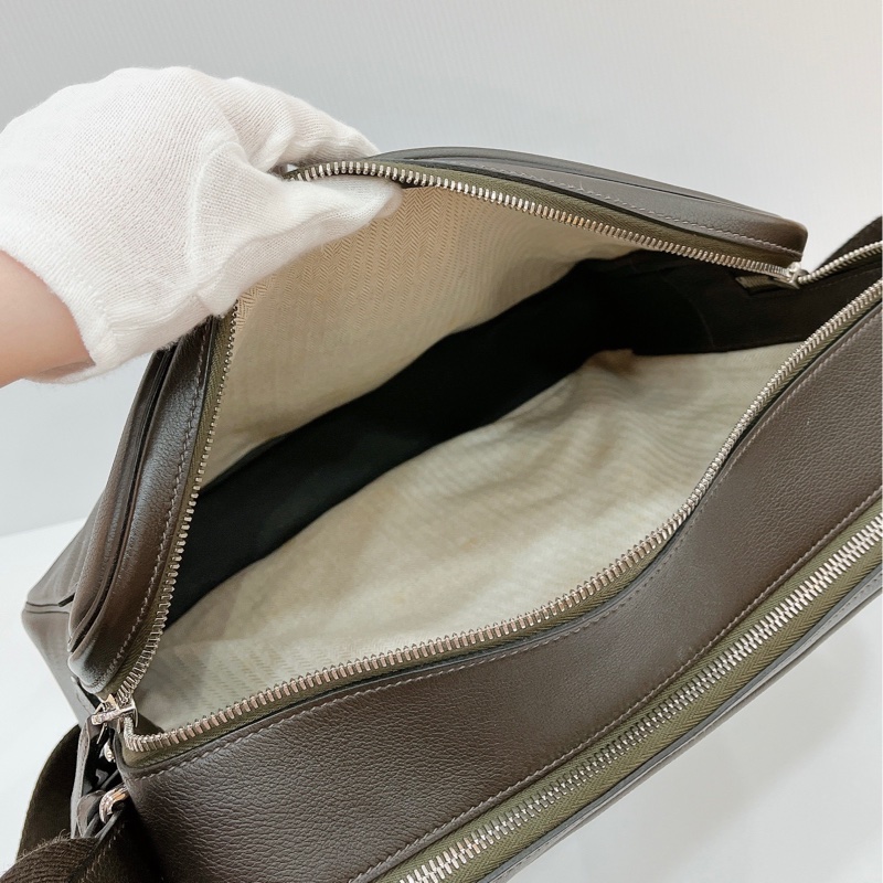 莉亞精品♡Hermes Evergrain Hebdo Reporter 信差包 二手-11