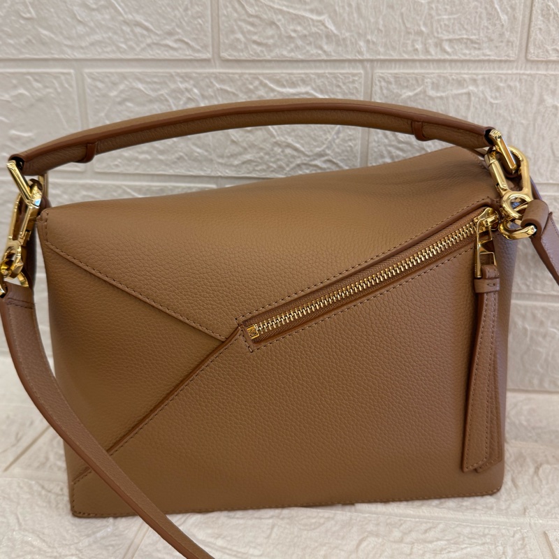 LOEWE 太妃糖色PUZZLE-1