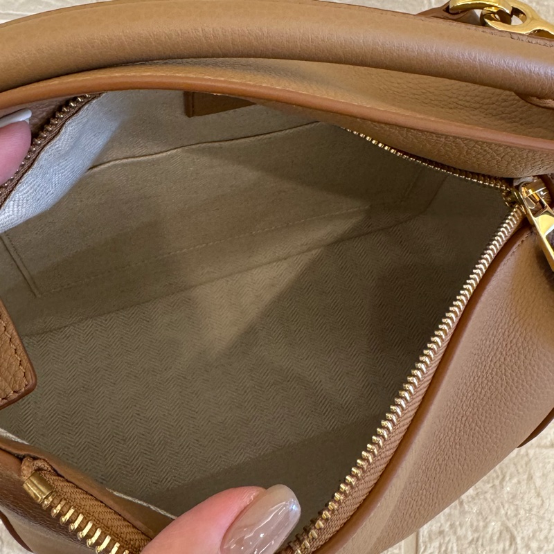 LOEWE 太妃糖色PUZZLE-4