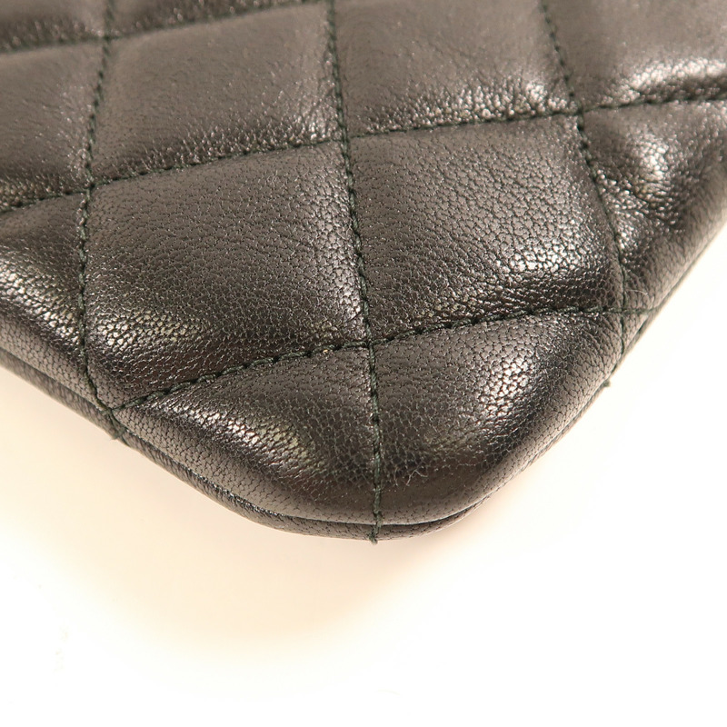 CHANEL 羊皮皮革Pouch金扣手拿包-10