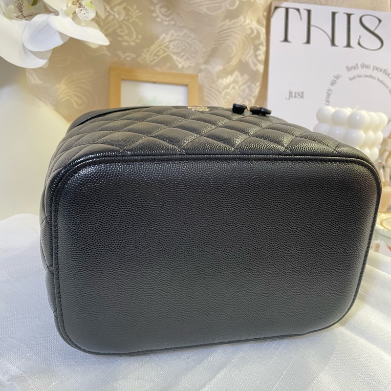 Chanel vanity case 化妝袋 荔枝皮 金扣-3