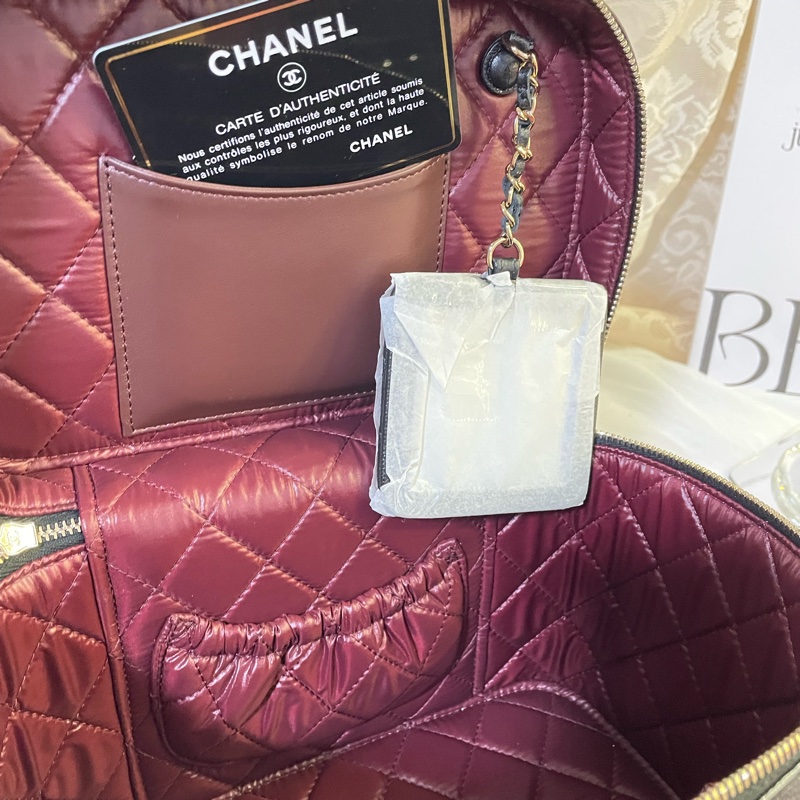 Chanel vanity case 化妝袋 荔枝皮 金扣-4