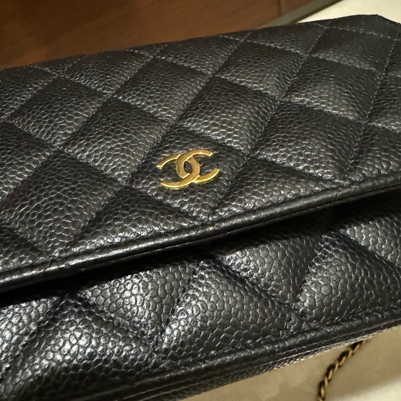 Chanel 黑色荔枝皮金釦 WOC 晶片款-1