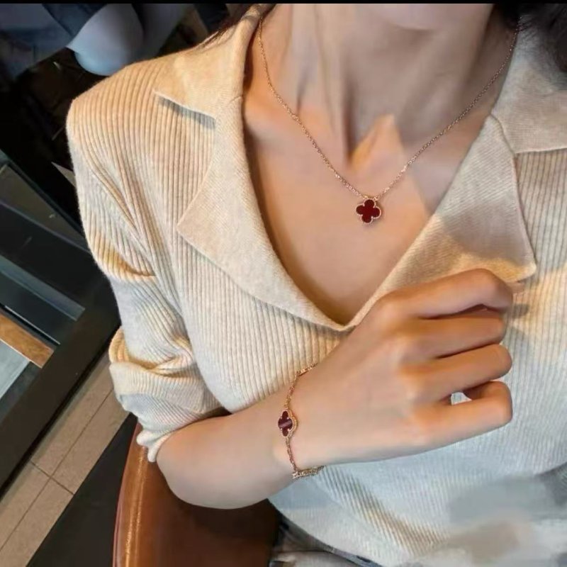 vca vintage alhambra四葉草紅花小號項鍊 紅玉髓小號玫瑰金-0