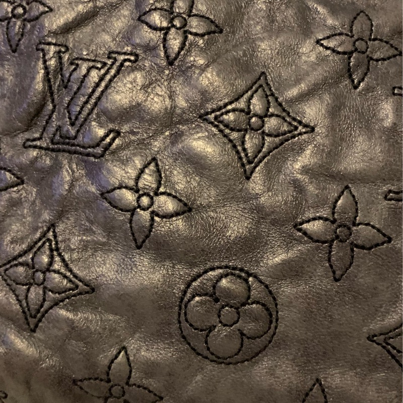 LOUIS VUITTON 限量版深灰色小羊皮刺繡肩背包 小籠包 手提包m95476-22