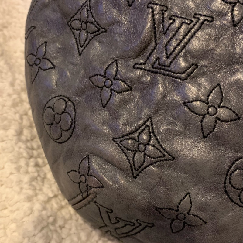 LOUIS VUITTON 限量版深灰色小羊皮刺繡肩背包 小籠包 手提包m95476-28