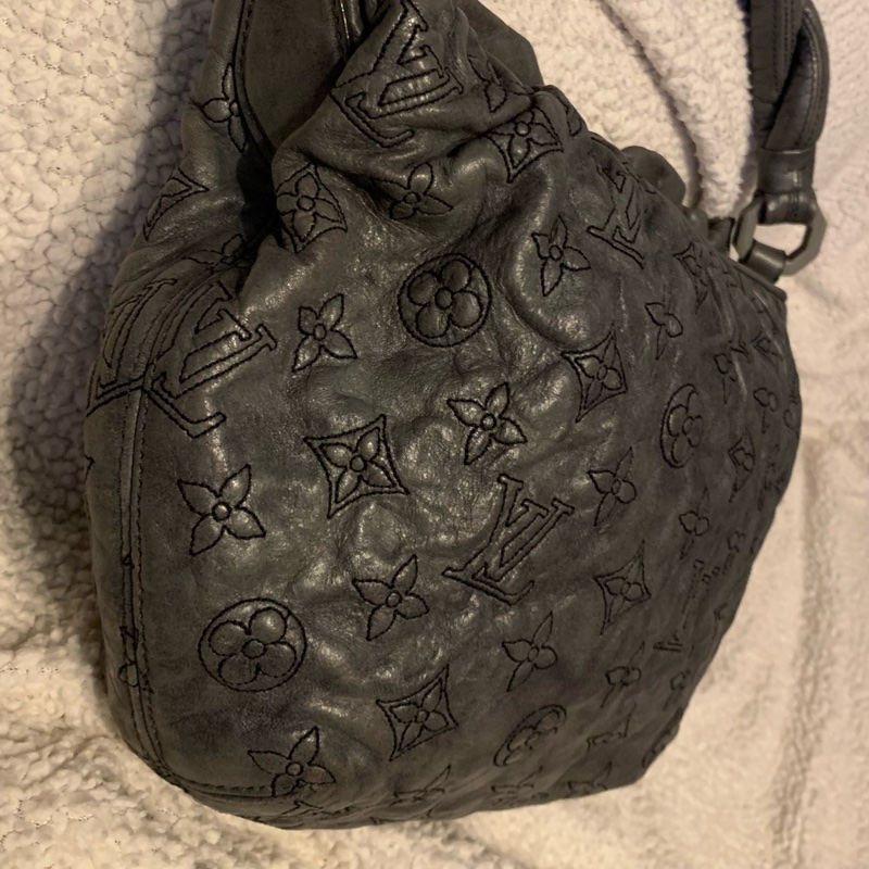 LOUIS VUITTON 限量版深灰色小羊皮刺繡肩背包 小籠包 手提包m95476-37