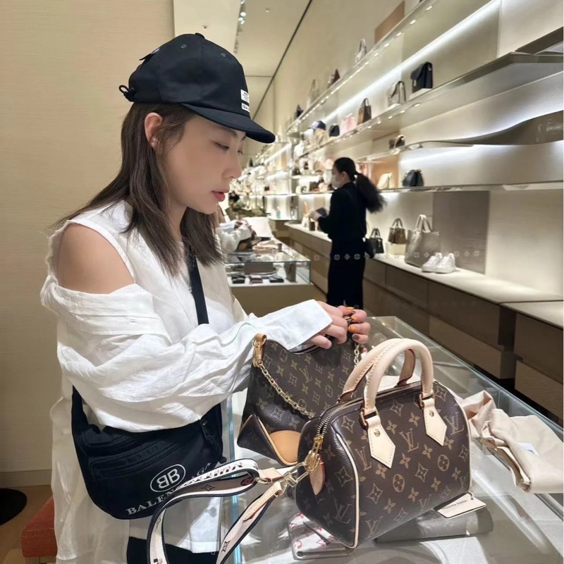 BALENCIAGA 巴黎世家 Explorer 黑色 尼龍 胸包 腰包胸口包 側背包 肩背包 斜背包-7