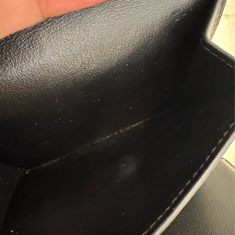 celine黑皮革三折短夾-13