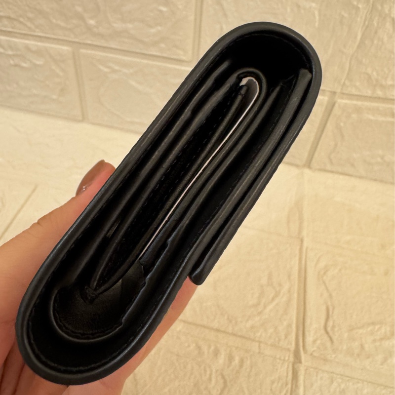 celine黑皮革三折短夾-18