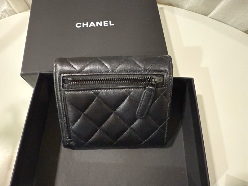 香奈兒 So Black 全黑三折短夾錢包🖤甜甜價售台灣購證-4