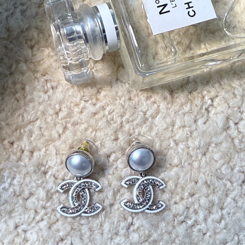 全新🤍CHANEL 銀白珍珠水鑽耳環 🤍-1