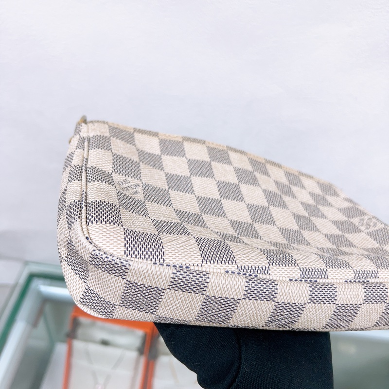 Lv pochette 中古白色棋盤大麻將包-5