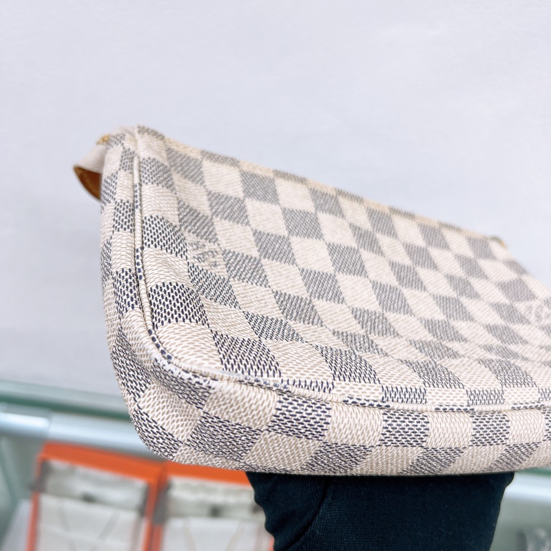 Lv pochette 中古白色棋盤大麻將包-8