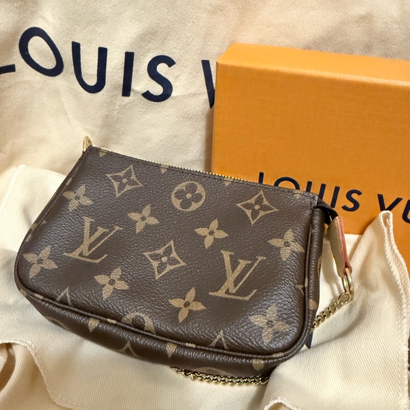 LV Mini Pochette Accessoires迷你麻將包 全新-1