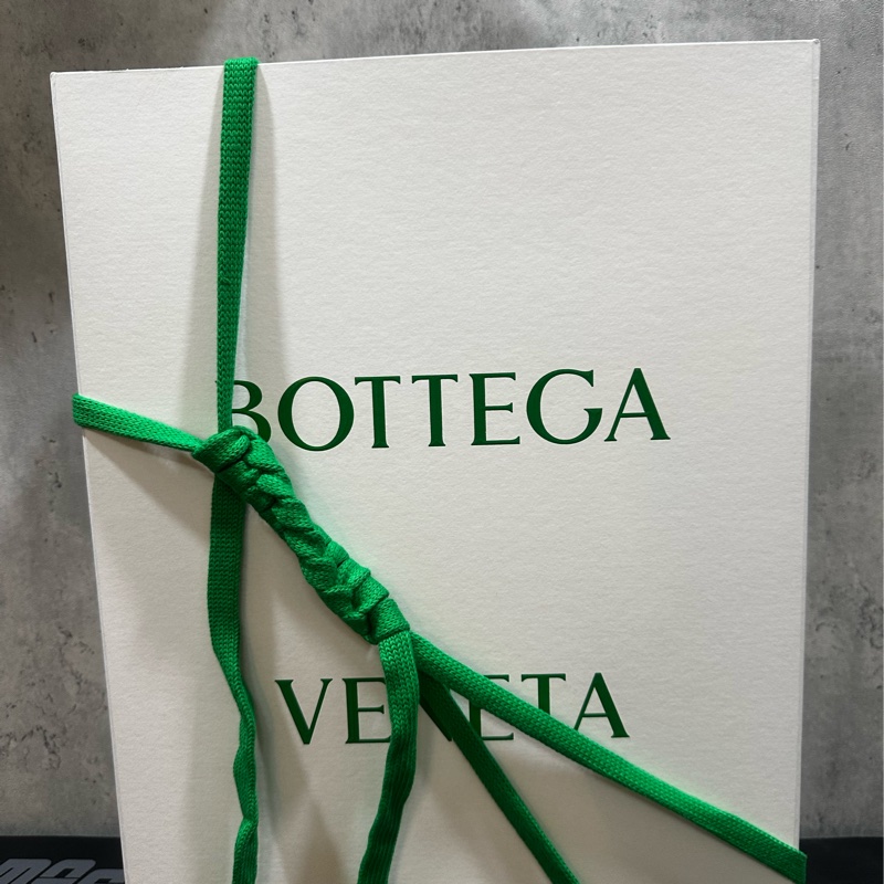全新Bottega Veneta BVHop Bag travertine色-2