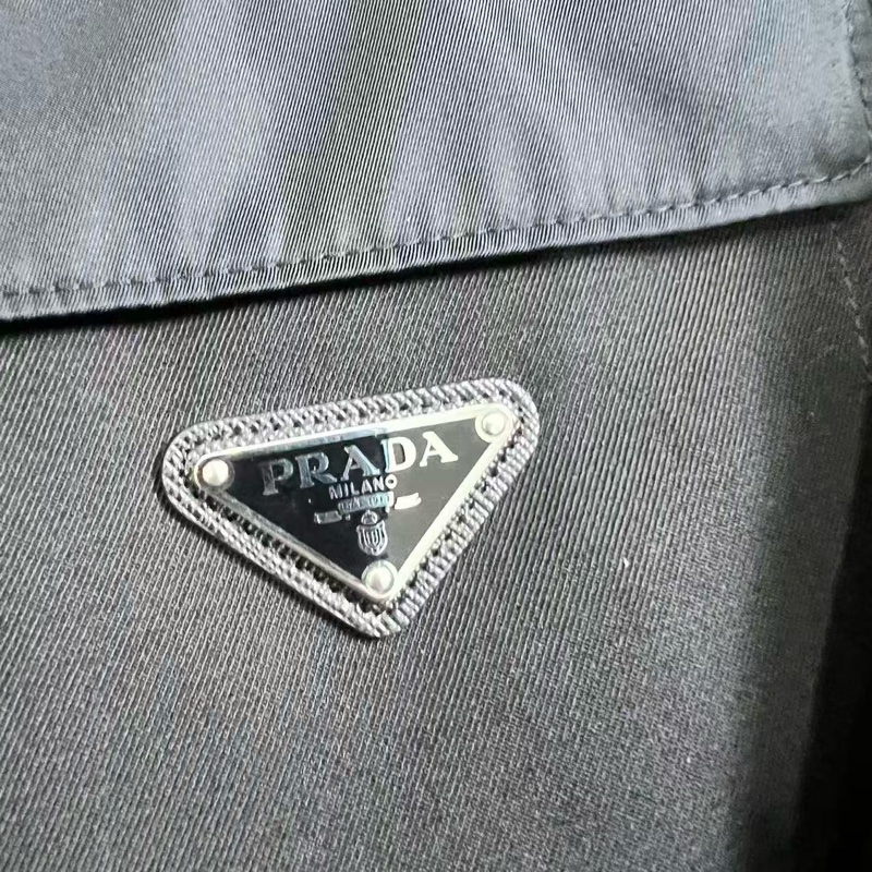 Prada 羊毛 尼龍拼接外套 狀況很新 上身效果無敵🔥-3