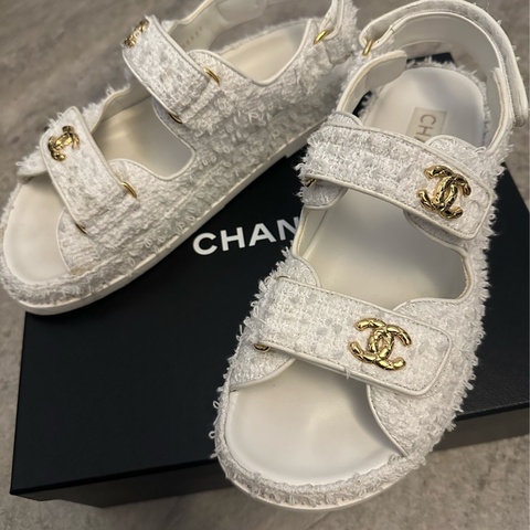 Chanel魔鬼氈涼鞋