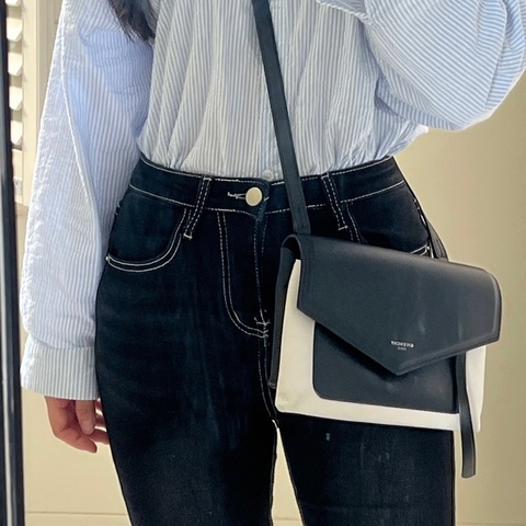 GIVENCHY 紀梵希 信封造型黑白拼色斜背包