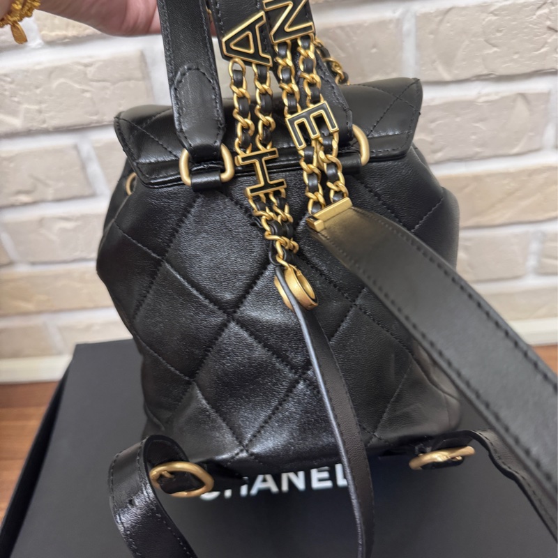 Chanel 24s  字母肩帶牛皮雙肩包-7