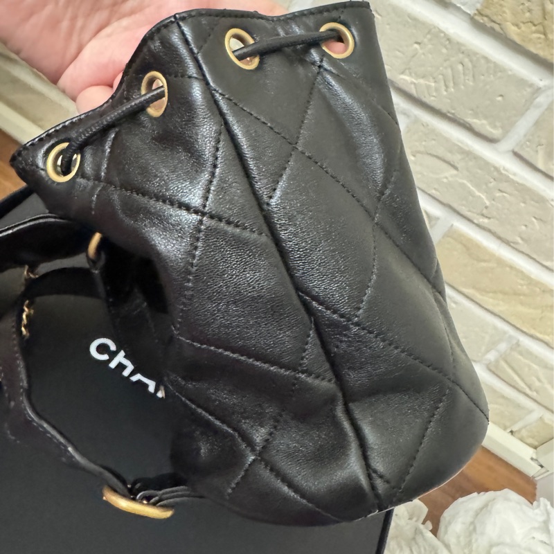Chanel 24s  字母肩帶牛皮雙肩包-33