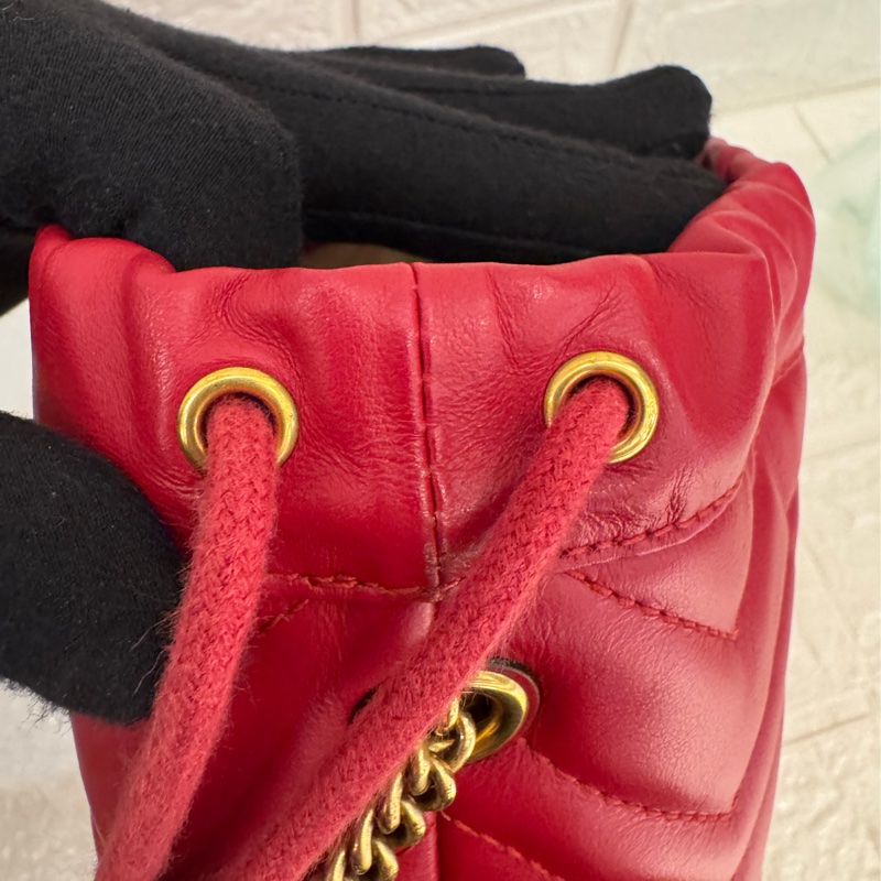 GUCCI 紅色金雙G水桶包-10