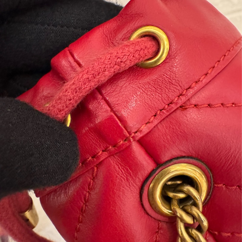 GUCCI 紅色金雙G水桶包-17