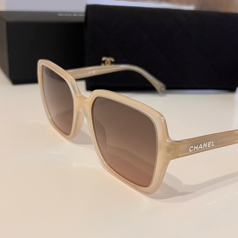 ☀️稀有夏日款Chanel-淺色系墨鏡9成新💕