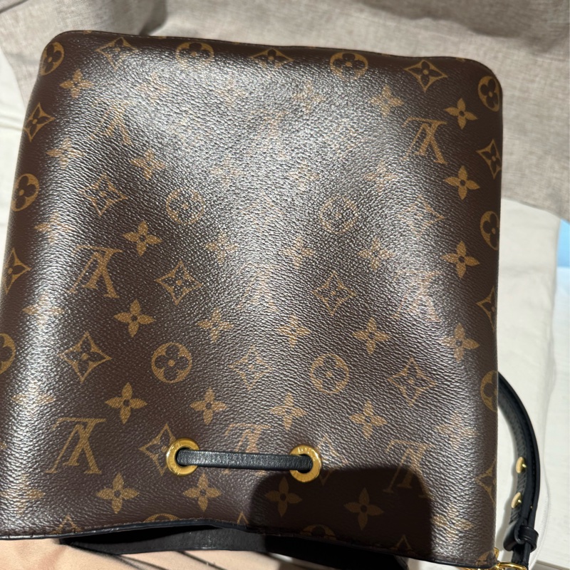LV 經典水桶包 黑色-5