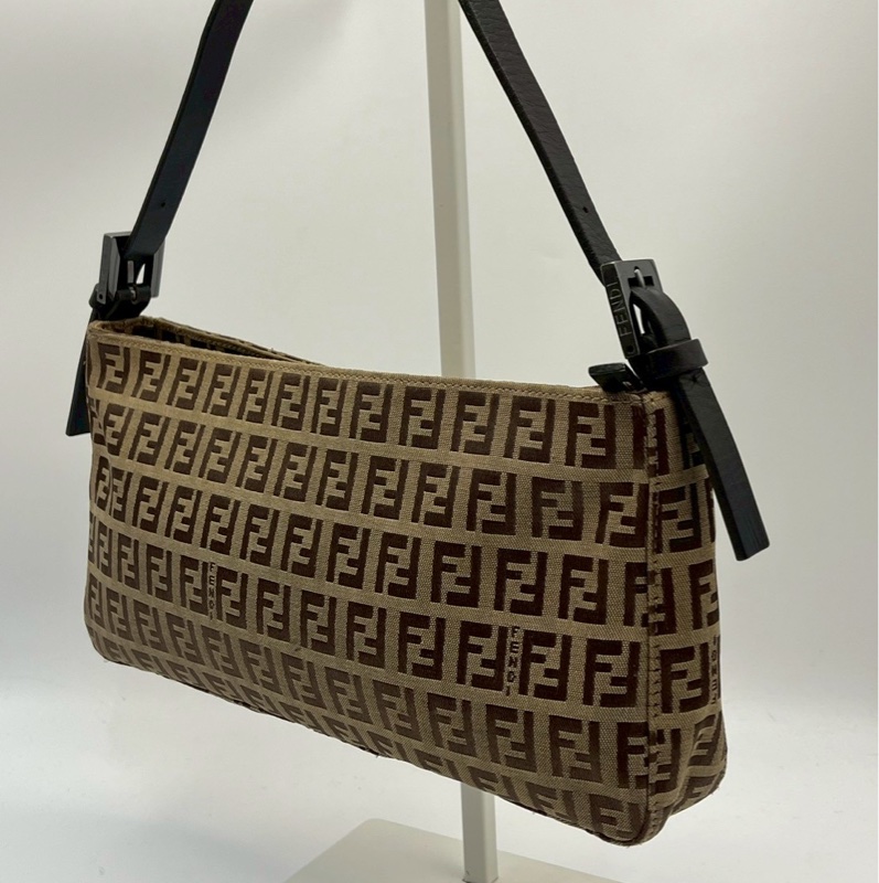 Fendi 腋下包-7