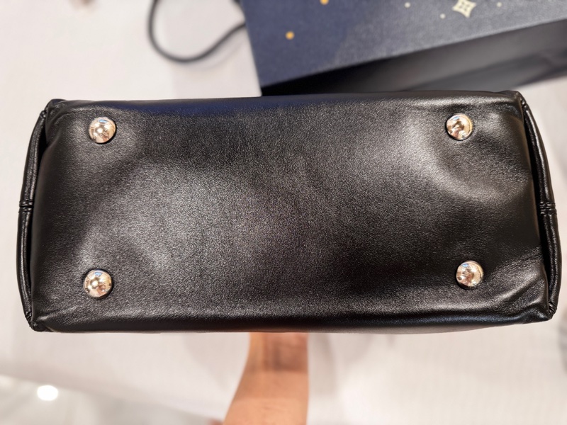 黑武士 LV CarryAll Cargo Vibe PM-7