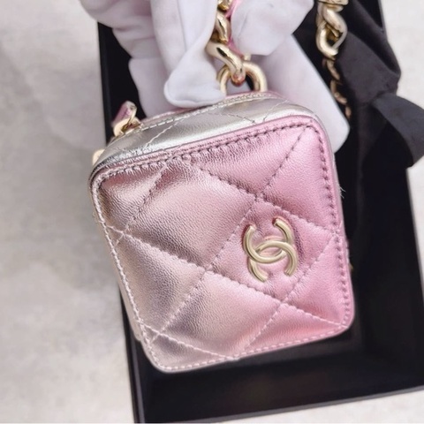 CHANEL炫彩骰子包