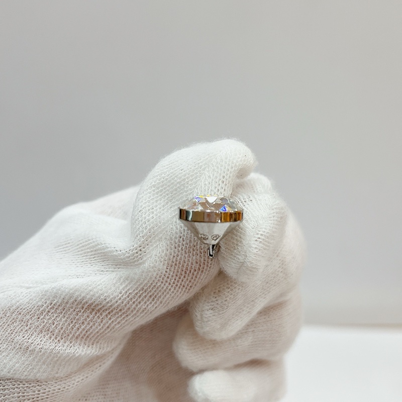 莉亞精品♡ Swarovski 水鑽耳針 全新閒置品-9
