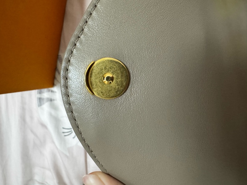 【Louis Vuitton / LV】New Wave PM 縫線牛皮翻蓋二用包-16