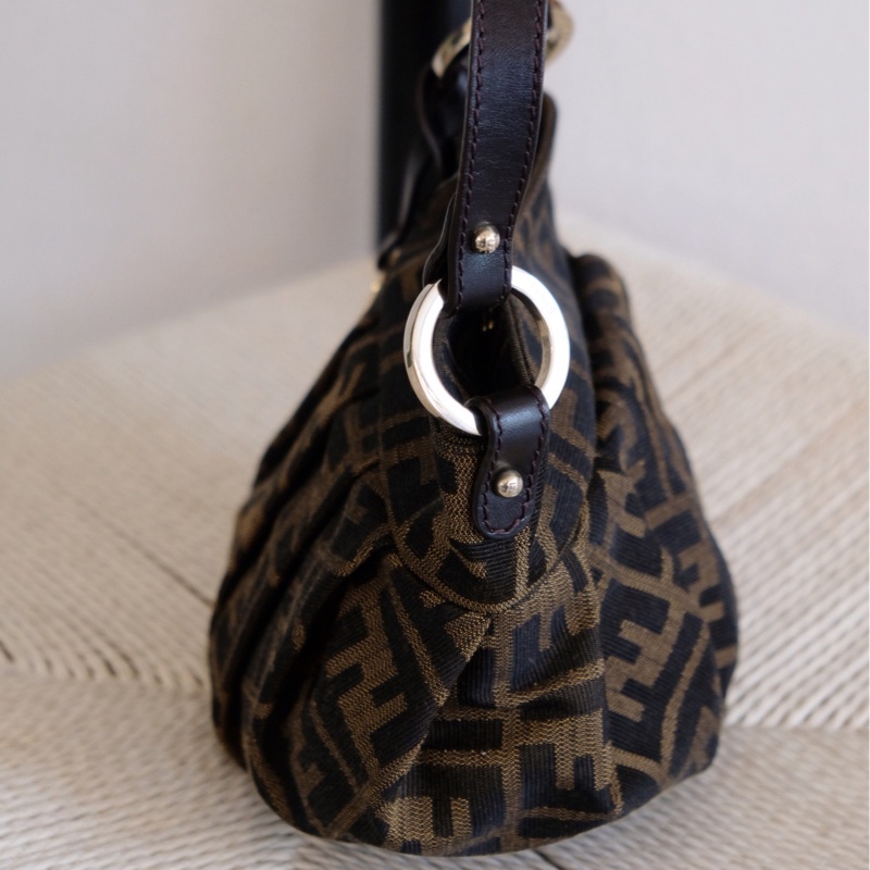 Fendi 芬迪老花元寶燒麥包-4
