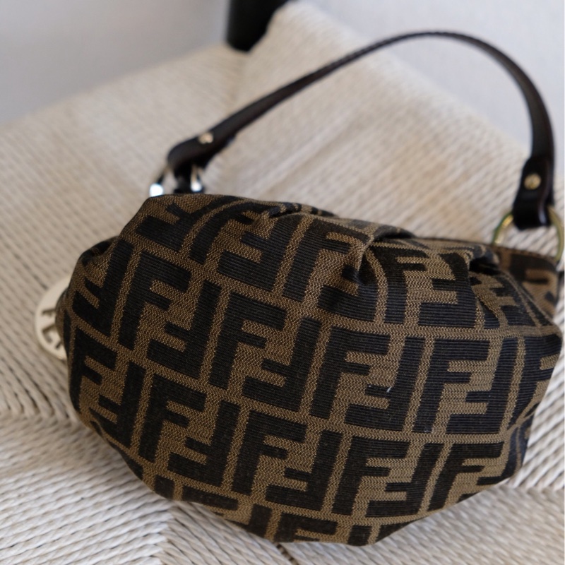 Fendi 芬迪老花元寶燒麥包-7
