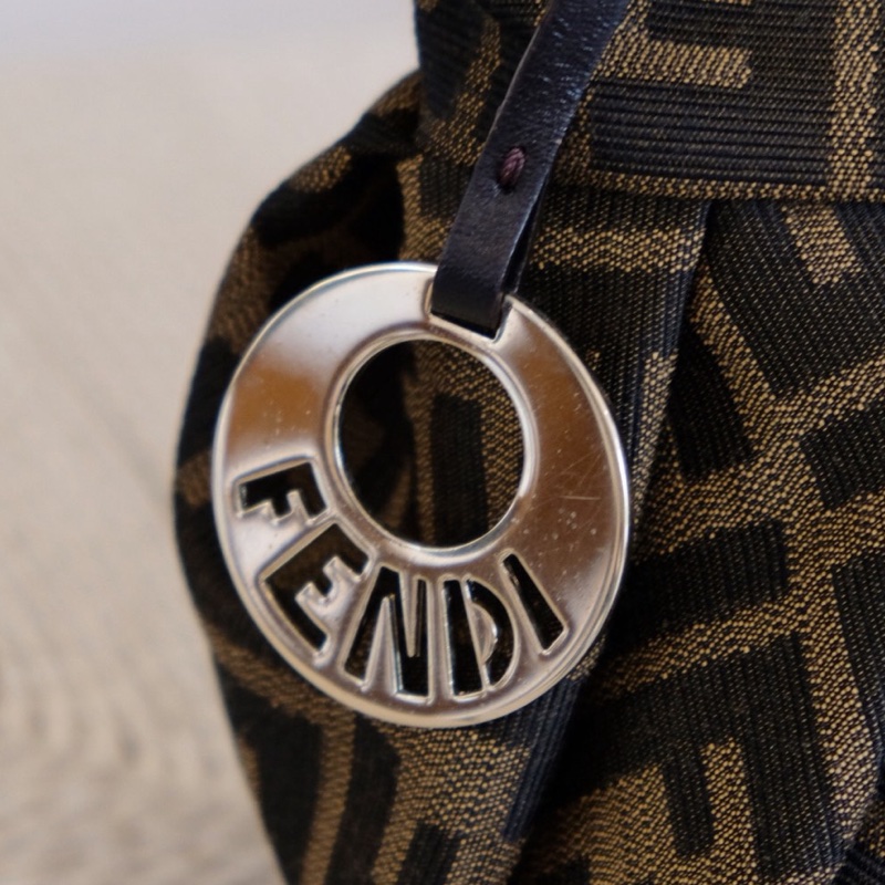 Fendi 芬迪老花元寶燒麥包-9