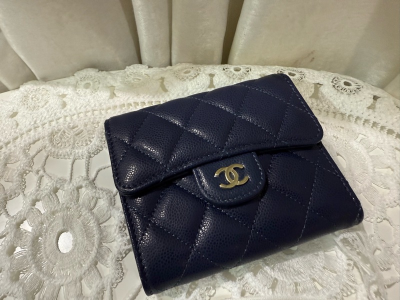 全新🤍CHANEL 經典口蓋三折短夾皮夾🩵海軍藍季節限定-2